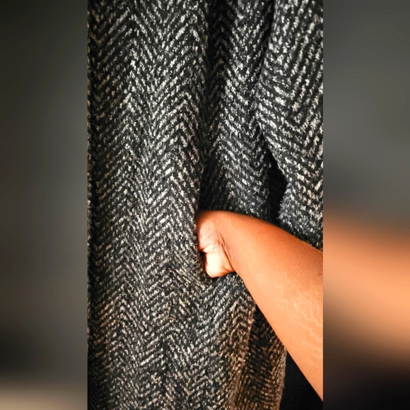 Lane Bryant trapeze cut, black and white swing coat. Sz 26/28 - Picture 5 of 6